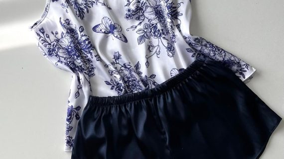 تاپ و شلوارک ساتن طرح بلو فارست کد 13