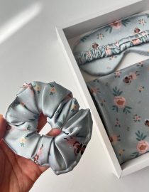 روبالشی ساتن + چشم بند و اسکرانچی طرح موانا کد 07