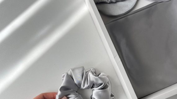 روبالشی ساتن + چشم بند و اسکرانچی کد 08