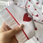 بلوز آستین بلند و شلوار ساتن طرح قلب - Image 5