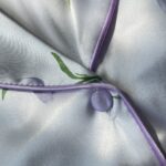 بلوز آستین کوتاه و شلوار ساتن طرح گل لاله - Image 4