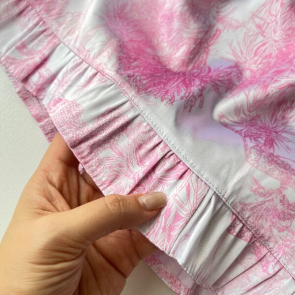 تاپ و شلوارک ساتن طرح pink forest - Image 4