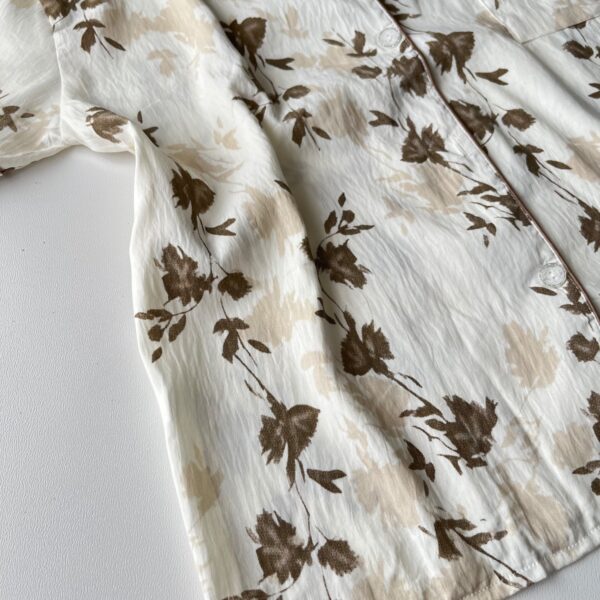 ست بلوز و شلوار و شلوارک نخی موسلین طرح برگ قهوه ای - Image 2