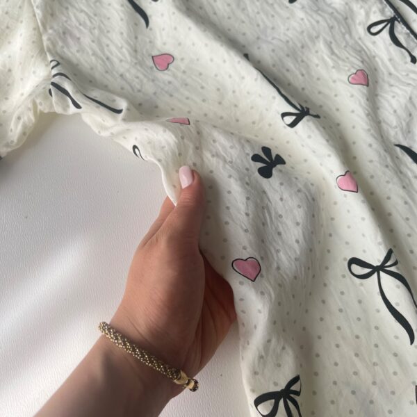 ست بلوز و شلوار و شلوارک نخی موسلین طرح پاپیون بلند و قلب صورتی - Image 4