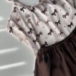 تاپ و شلوارک ساتن طرح پاپیون قهوه ای - Image 3